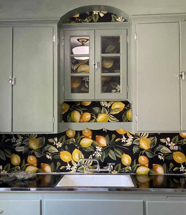 Building Photo - 208 Lake Ave