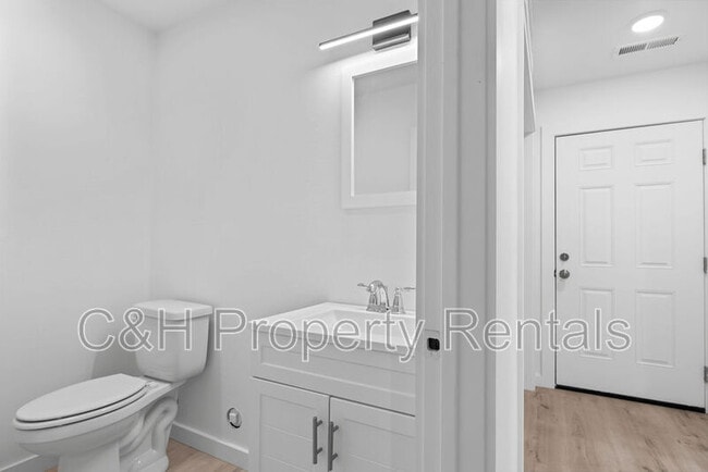 Building Photo - 218 Reda Ln