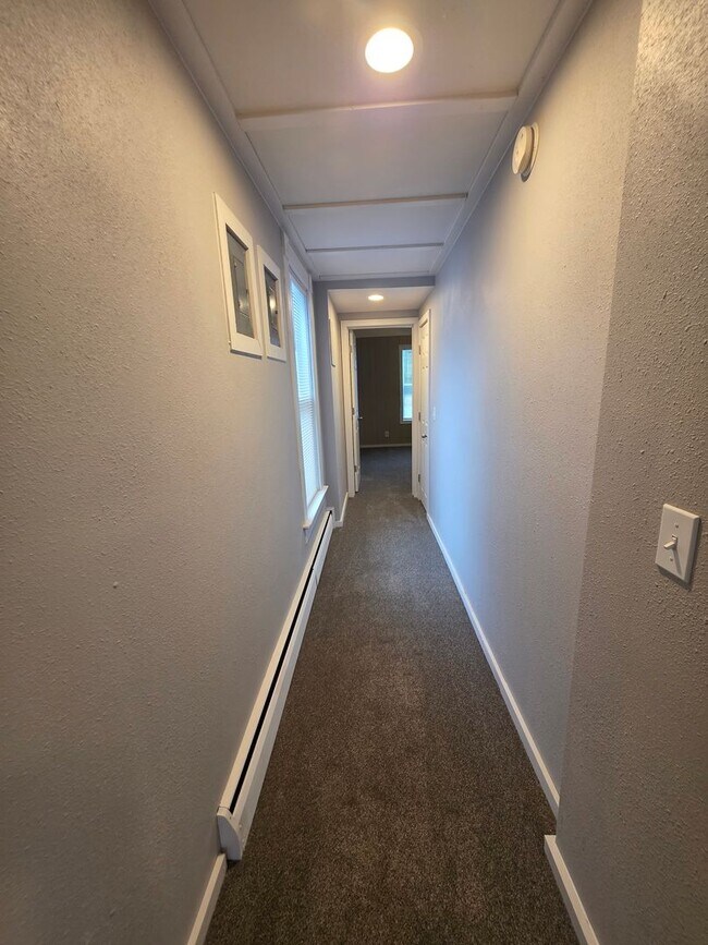 Building Photo - 1353 W Grand Ave