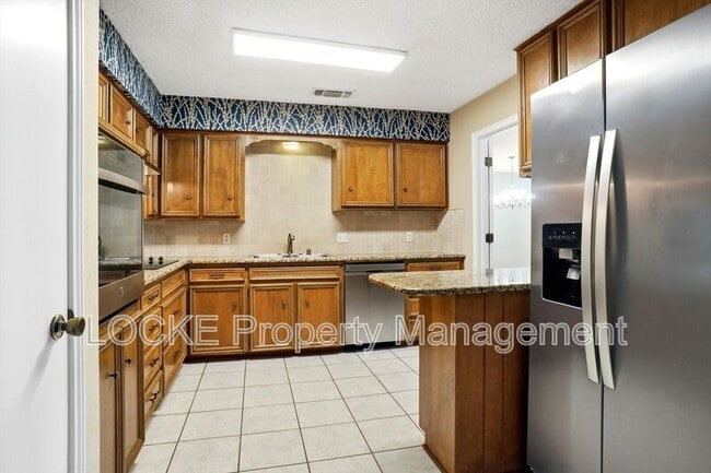 Building Photo - 4917 Ledgestone Dr