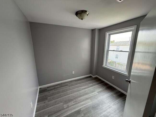 Building Photo - 244 1st St