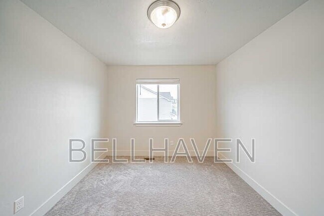 Building Photo - 651 S 2400 W