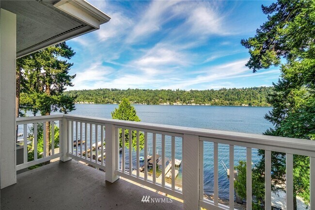 Primary Photo - 2410 West Lake Sammamish Pkwy NE