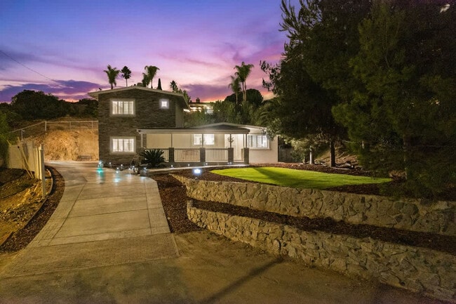 Building Photo - 10150 Sierra Madre Rd