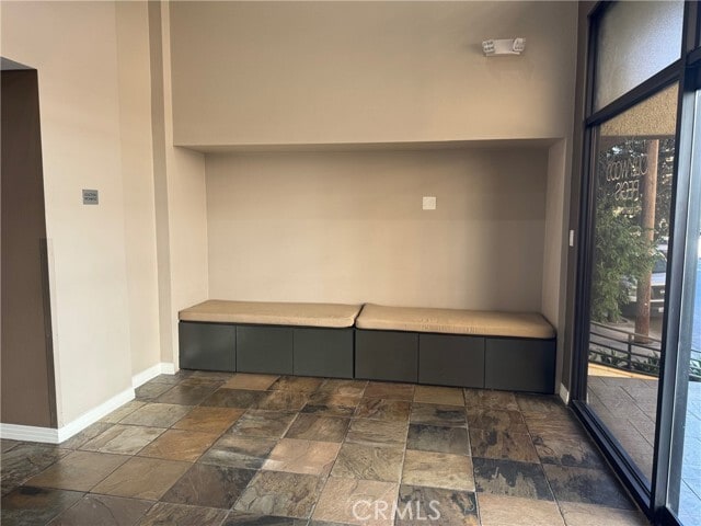 Building Photo - 7320 Hawthorn Ave