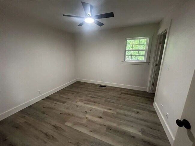 Building Photo - Remodeled 3 Bedroom Home in Walhalla