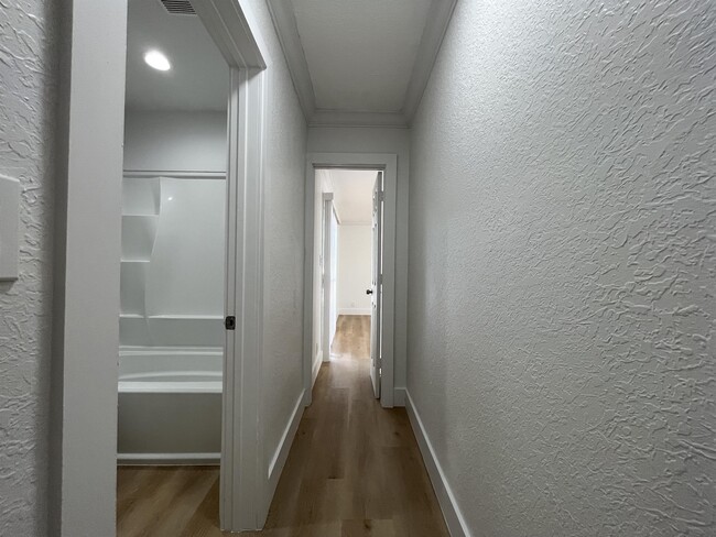 Building Photo - 6301 SW 20th St