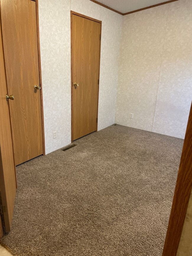 Building Photo - Wonderful 3 Bed 2 Bath In-Town