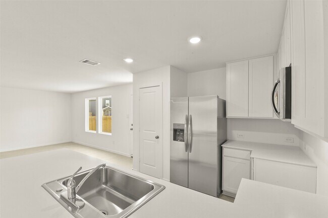 Building Photo - 12403 Mountain Daisy Rd