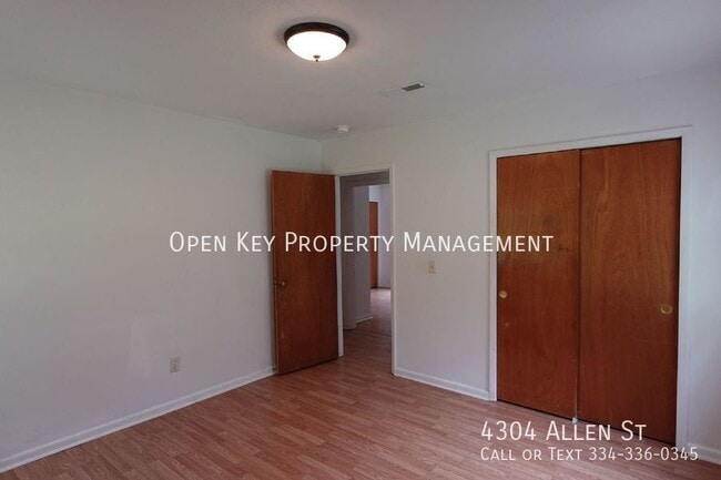 Building Photo - 4304 Allen St