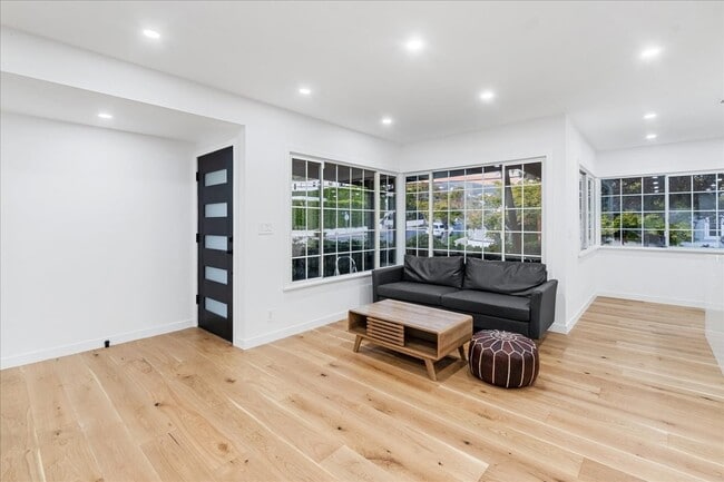 Building Photo - 16800 Bollinger Dr