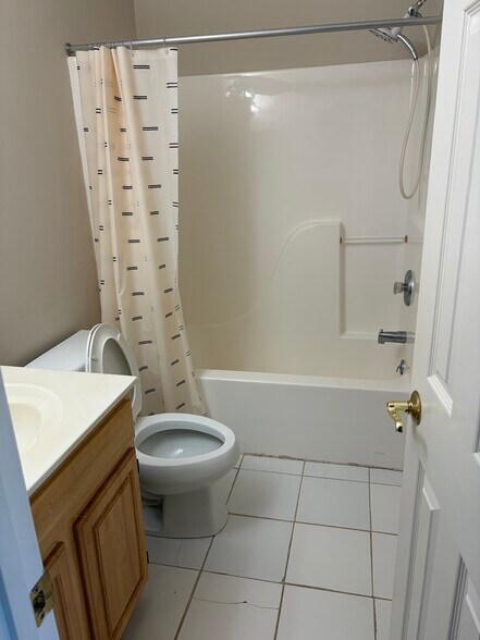 Building Photo - 114 Cardinal Ln
