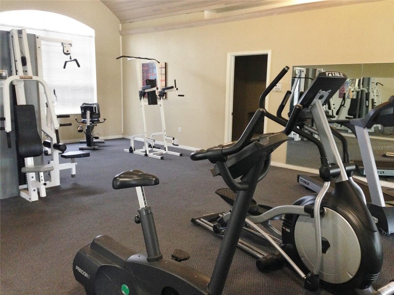 Building Photo - 3705 SW 27th St