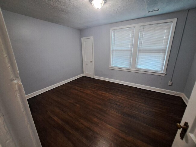 Building Photo - 3516 Ely Pl SE