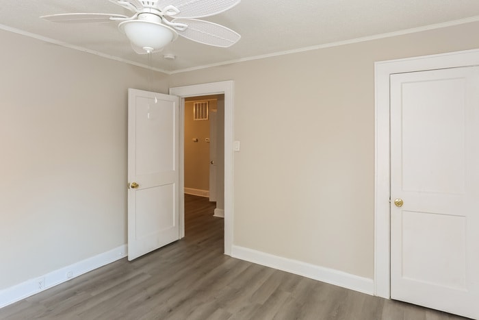 Building Photo - 523 Engleside St