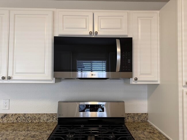 Building Photo - 52395 Avenida Carranza