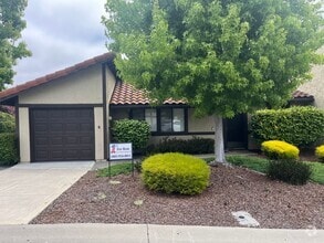 Building Photo - 1003 Meadow Way