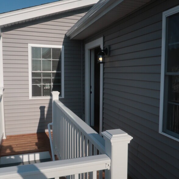 Building Photo - 32 Newhall St