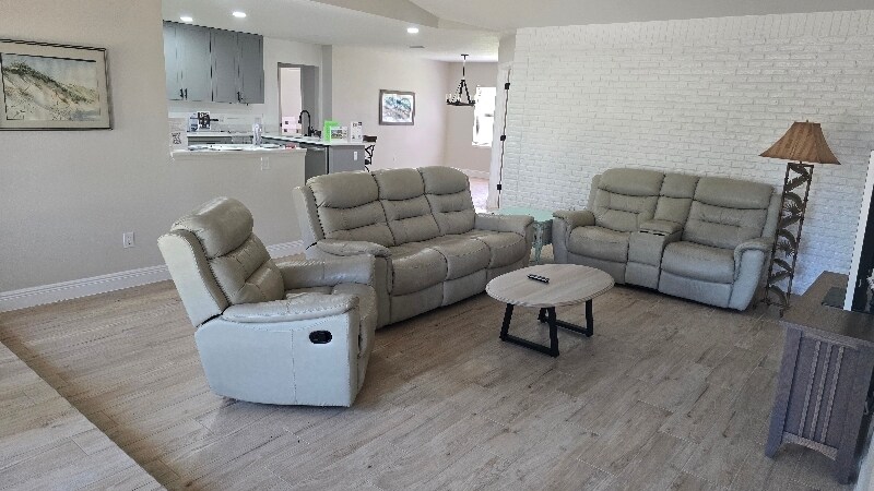 Building Photo - 1315 Armory Dr NE