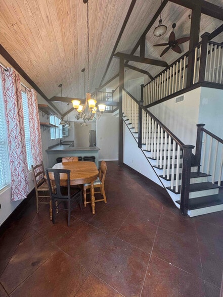 Building Photo - 103 Shirley St