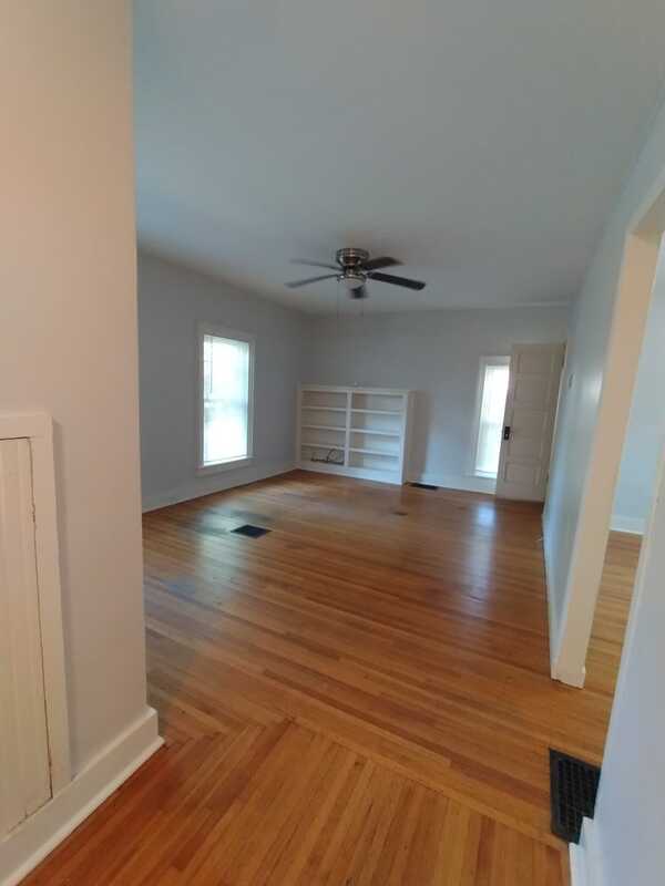 Building Photo - 400 N 4th St