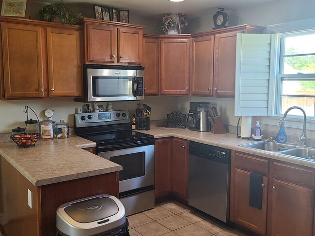 Building Photo - 3 bedroom/2 bath home Holly Ridge - Sages Ridge