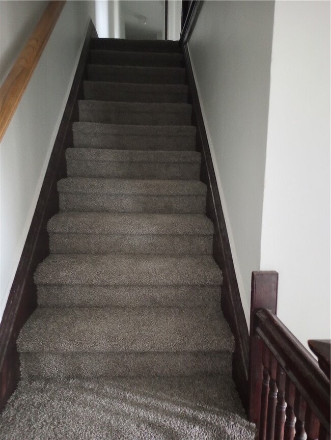 Building Photo - 362 W Gray St