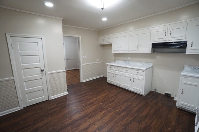 Building Photo - 1194 Birmingham St