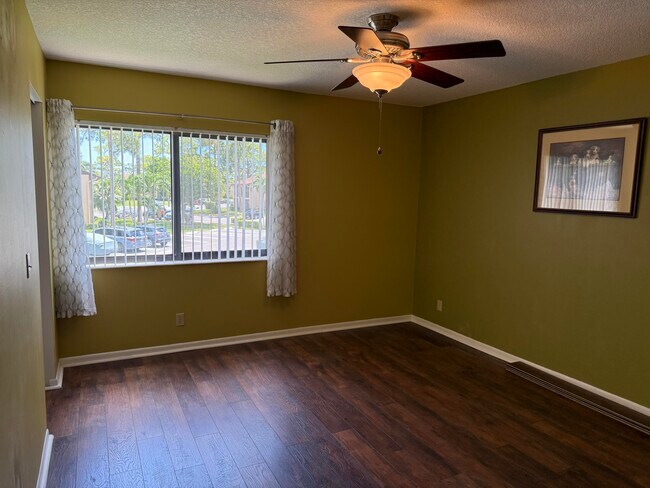Building Photo - 229 Pine HOV Cir