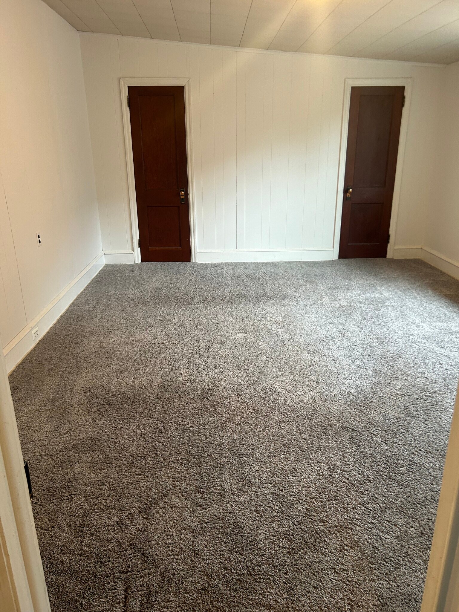 Master bedroom + 2 closets - 304 S State St