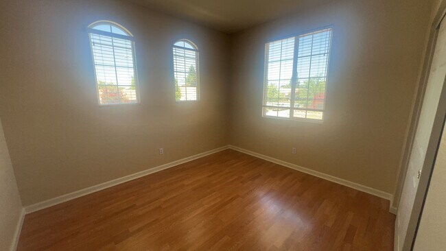 Building Photo - 3548 Santa Maria Ave