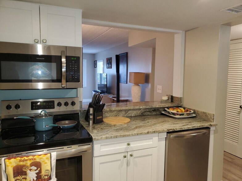 Primary Photo - 4500 N Flagler Dr