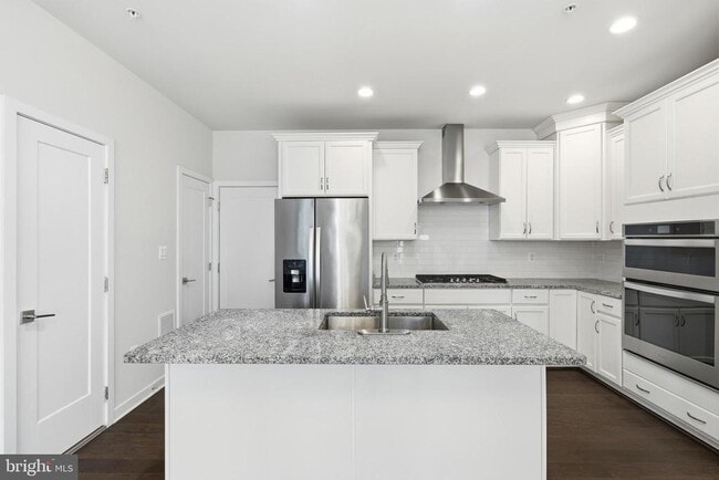 Building Photo - 43185 Mongold Square