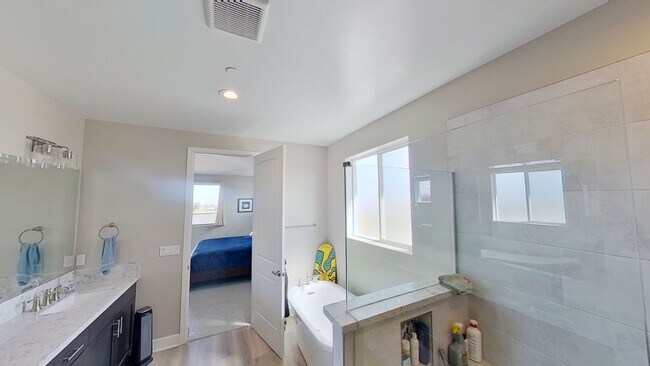 Building Photo - AMAZING 3+ bed, 2.5-bath Executive Home in Rice Ranch Community!