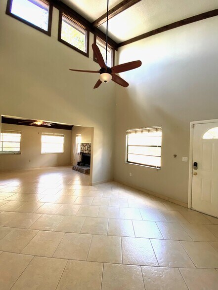 Dining room - 12225 Environmental Dr