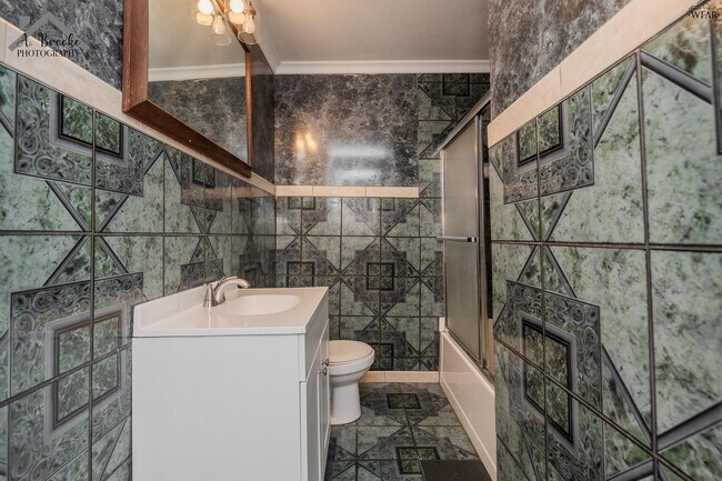 Building Photo - 1624 Sunnyside Ln