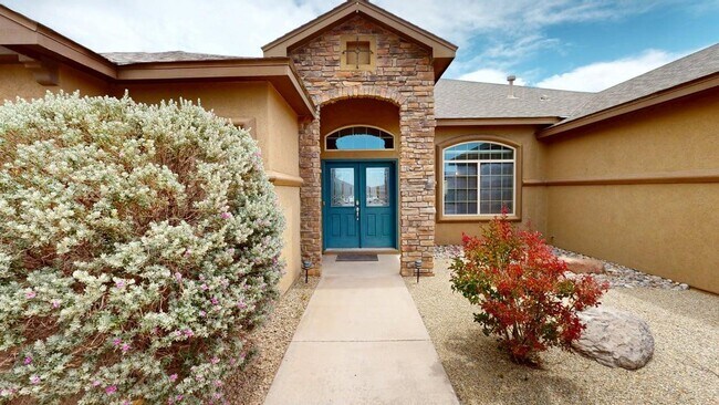 Building Photo - Spacious 4-Bed/3-Bath in Alamogordo, NM