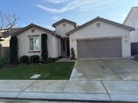 Building Photo - 2324 Henri Ln