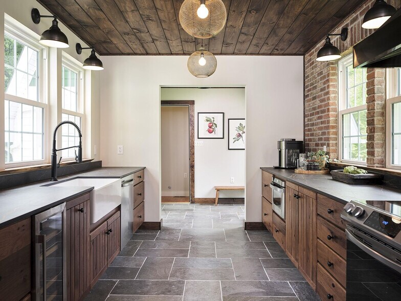 Building Photo - 3169 Spruce Cabin Rd