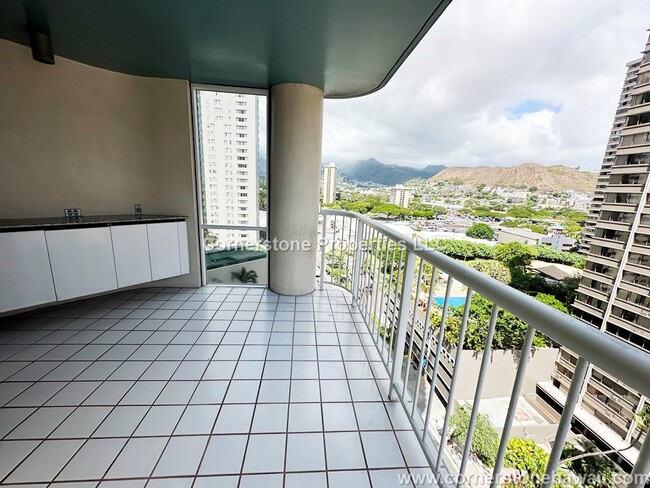 Building Photo - 1212 Nuuanu Ave