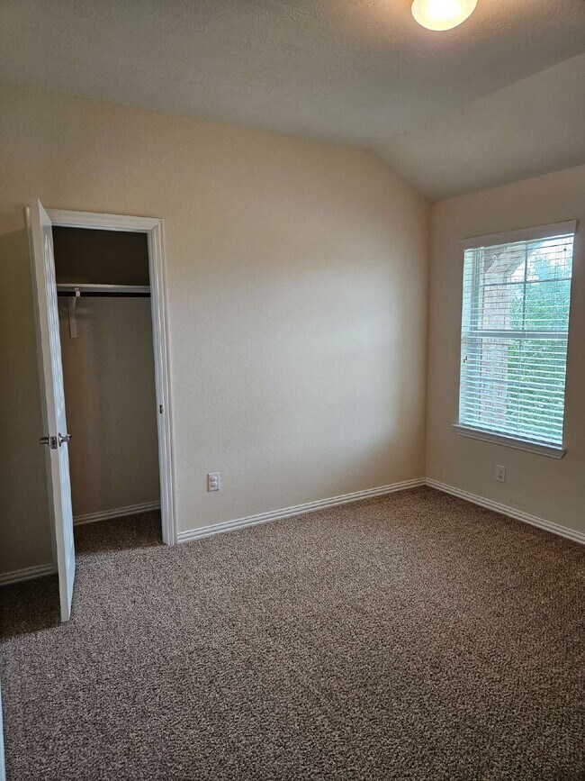 Building Photo - Spacious 4-Bed Home in Friendly Katy Cul-d...