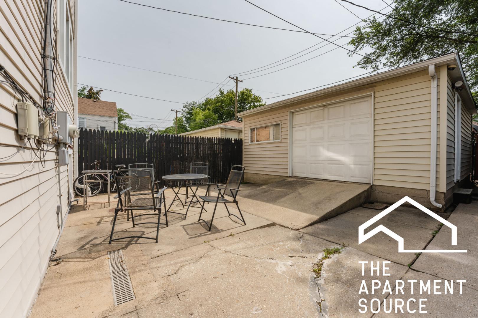 Building Photo - 2937 N Kimball Ave
