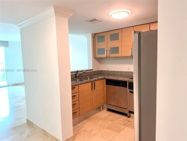 Building Photo - 2101 Brickell Ave