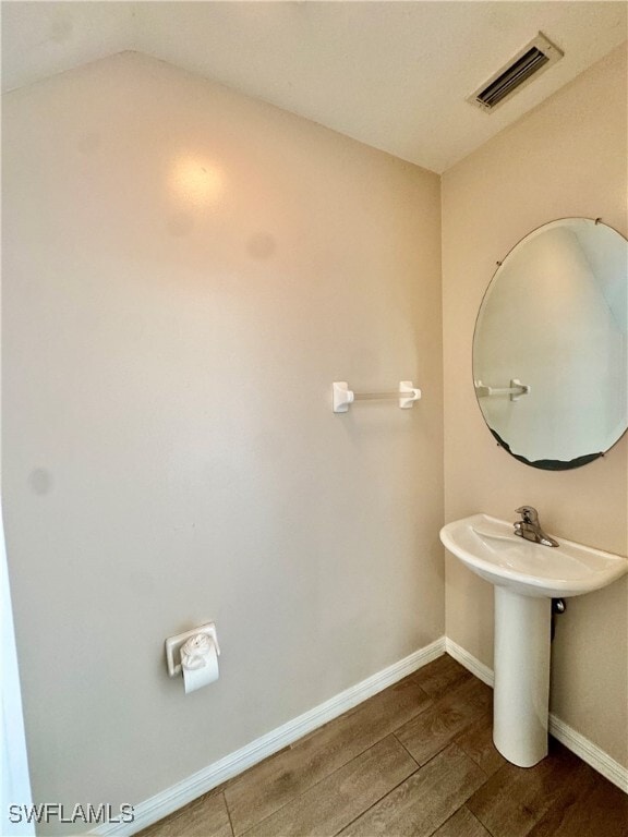 Building Photo - 912 Hampton Cir