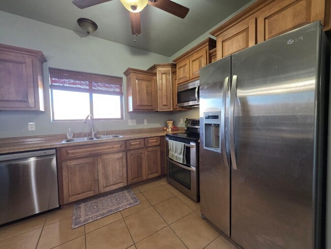 Building Photo - 14324 E 50th Dr