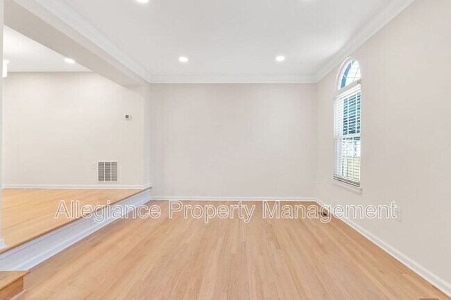 Building Photo - 6630 Medinah Ln