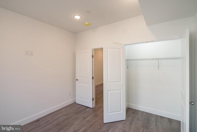 Building Photo - 1711 Snyder Ave