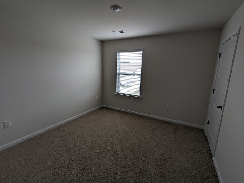 Building Photo - 1767 Odessa Ln