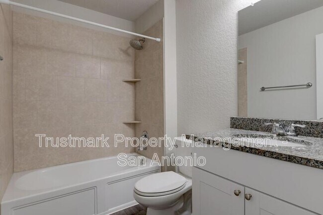 Building Photo - 242 Holland Pk