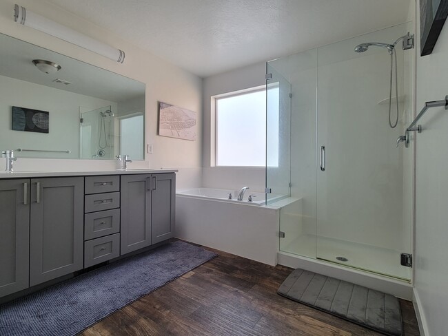 Building Photo - 288 E 510 N